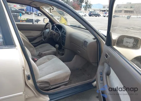 1995 Toyota Camry Le z USA, uszkodzony, nr VIN JT2SK12EXS0310508